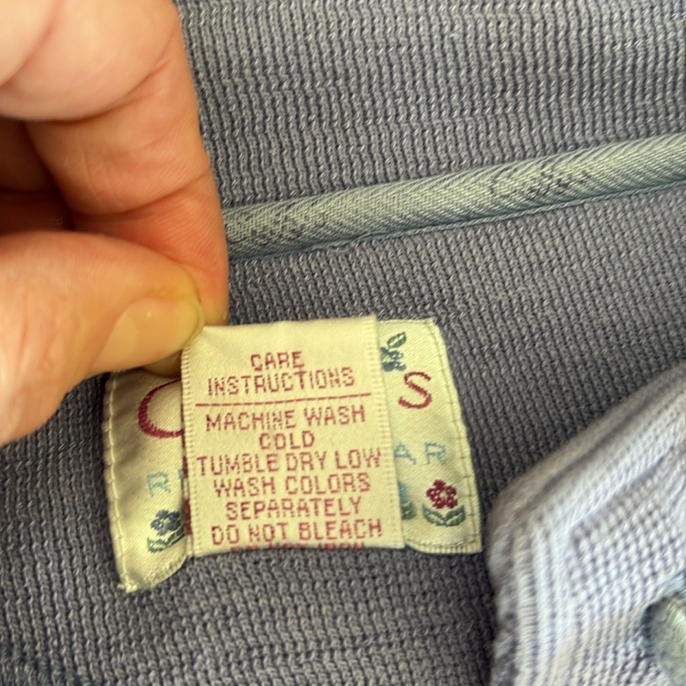 Cuffy’s women’s sweater - Picture 9 of 9